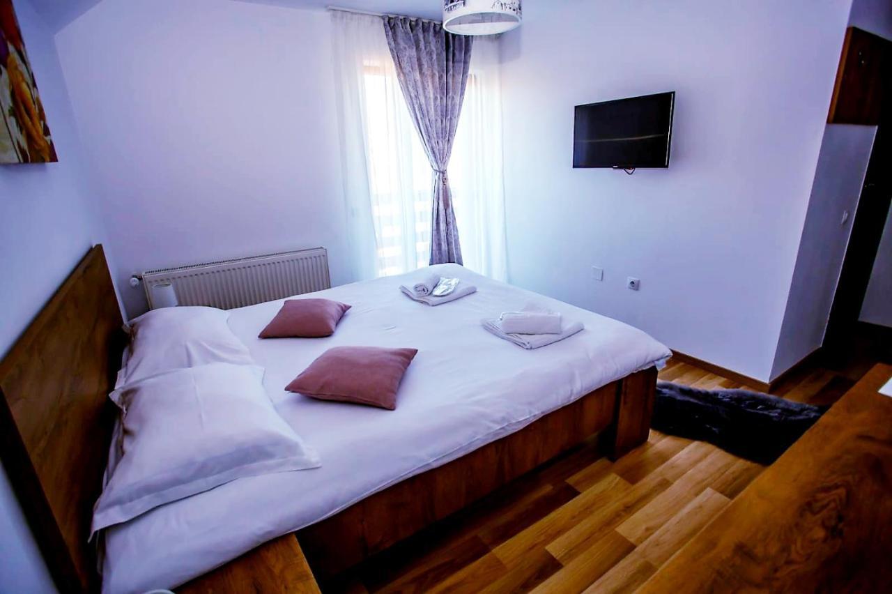 Guest house Hills House Mera